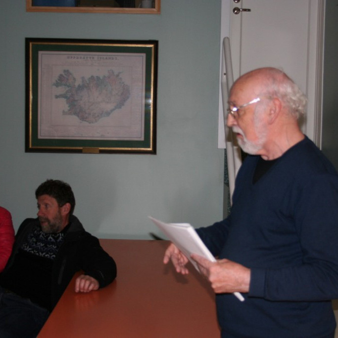 Roar Kvam afhendir þaulaviðurkenningar