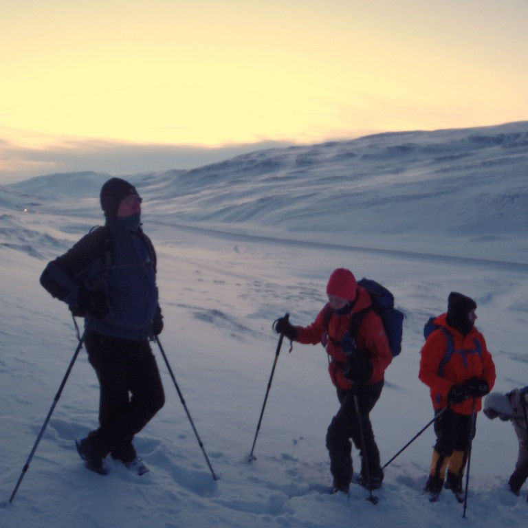 Komin af stað upp brekkurnar