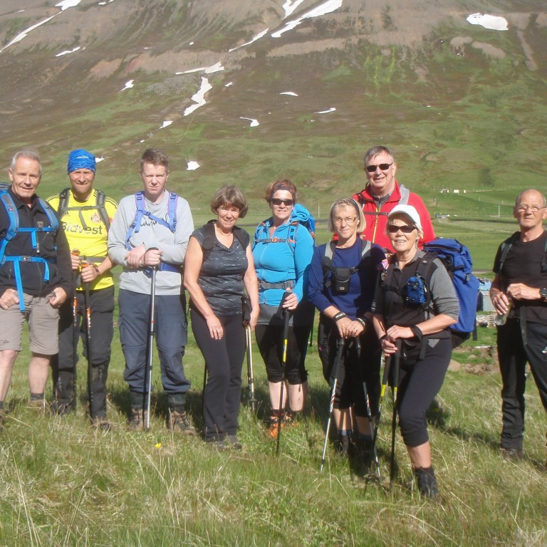Göngufólk við upphaf göngunnar