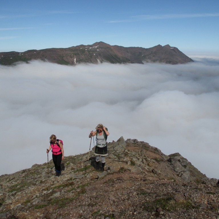 Þá erum við komin uppúr þokunni og orðið fjallabjart.