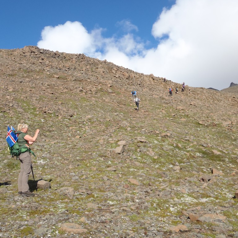 Gengið upp öxlina.
