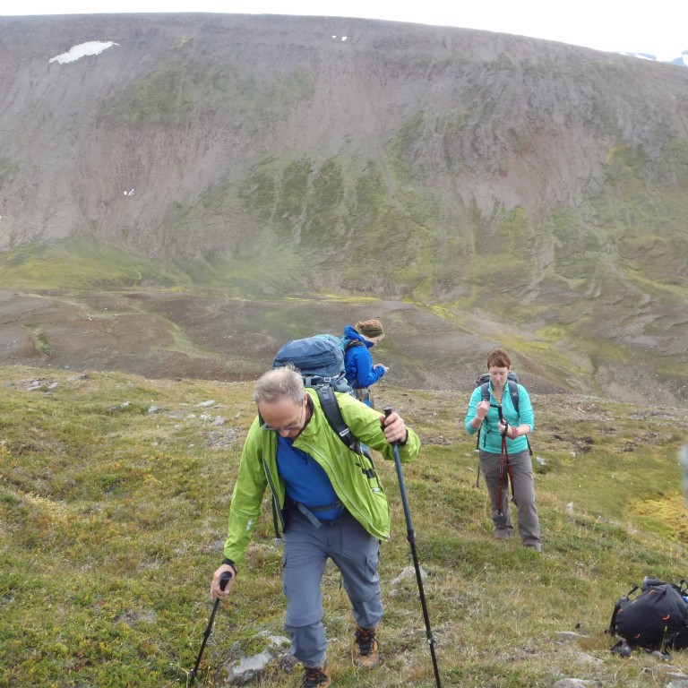 Gengið upp brattann.
