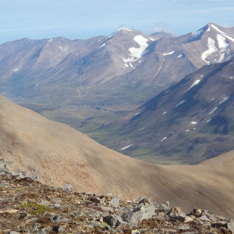 Séð niður Trölladal að Gili.