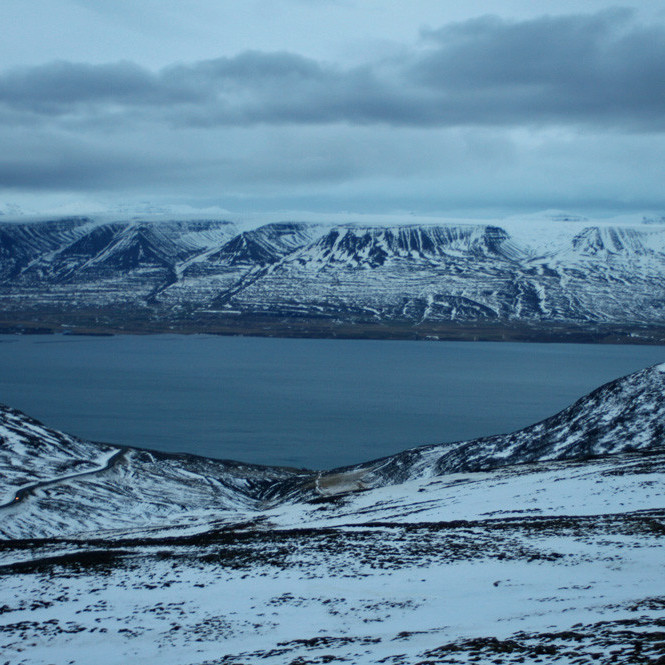 Horft vestur um Víkurskarð til fjalla vestan Eyjafjarðar.