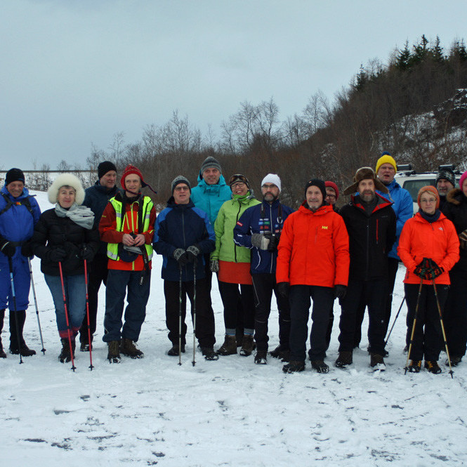 Hópur FFA á bílastæðinu neðan við Vaðlareit.