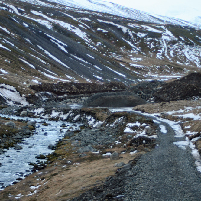 Horft inn Glerárgil að stæði nýju stíflunnar.