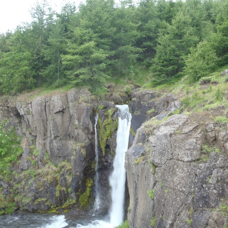 Hér á eftir má sjá ýmsar gerðir af fossum, stallfossum og flúðum, svelggjum og skessukötlum.