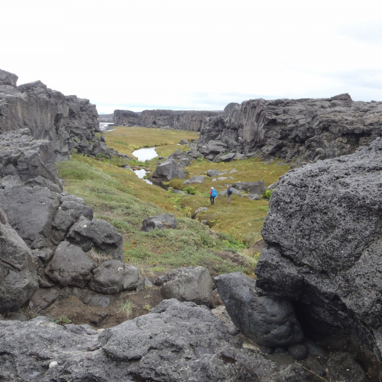 Allt í einu breytisr umhverfið.