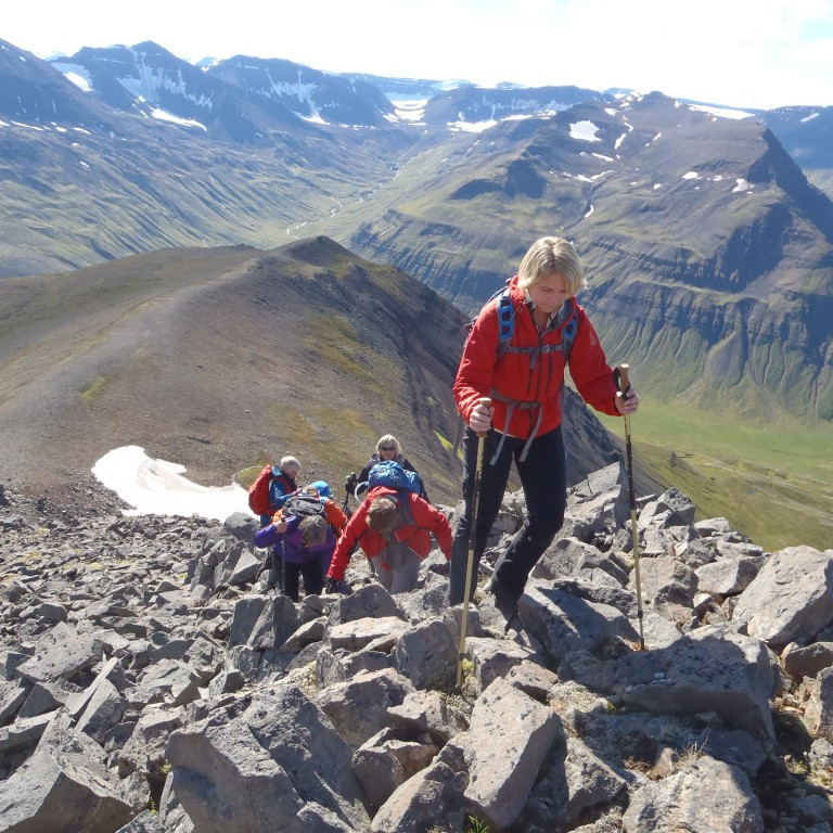 Haldið á næsta stall.