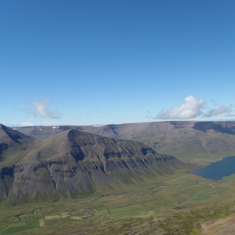 Hyrnur tvær og gróðursæla sveitin Stífla.
