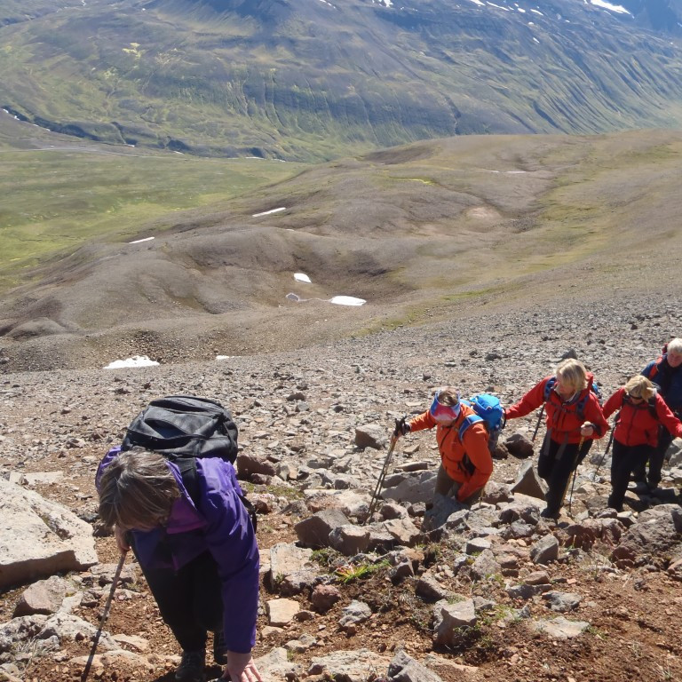 Sumstaðar var betra að ganga utaní hryggnum.
