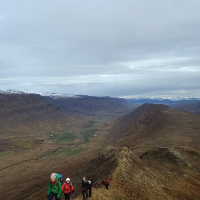Séð út Hörgárdal. Auðnaháls, Bakkaháls, Staðartunguháls