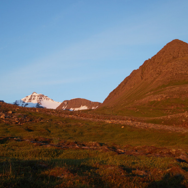 Kerahnjúkur, Tindaöxl.