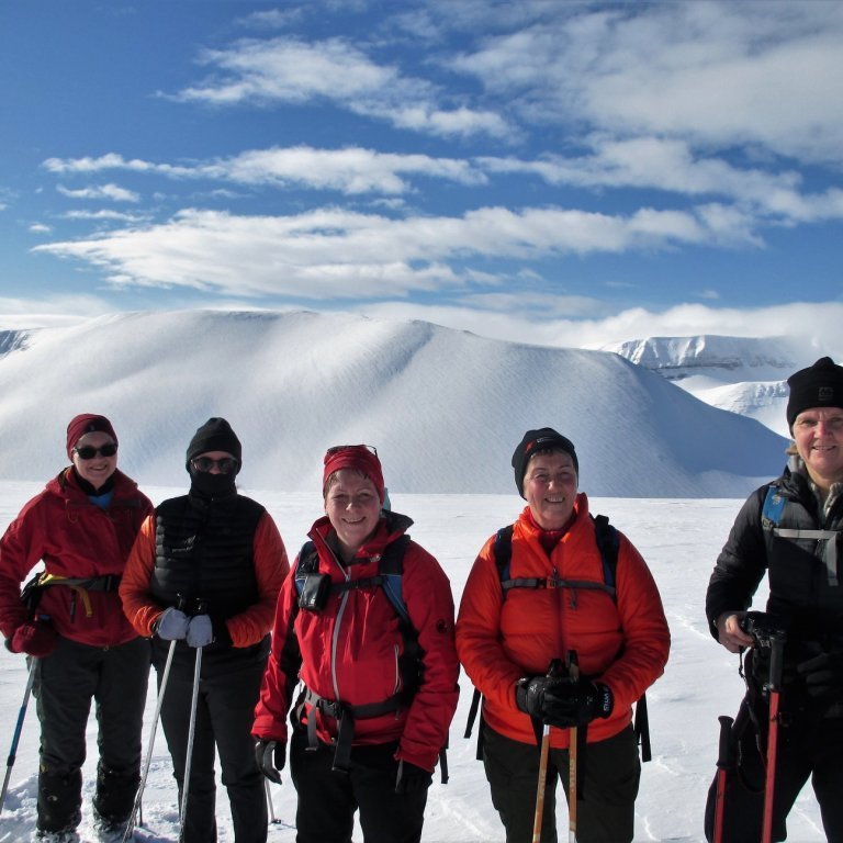 Fjallhressar konur. Konur eru ósjaldan í meirihluta í gönguferðum