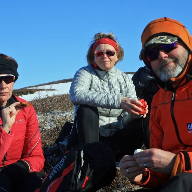 Kristín, Halldóra og Gulli í morgunkaffi.