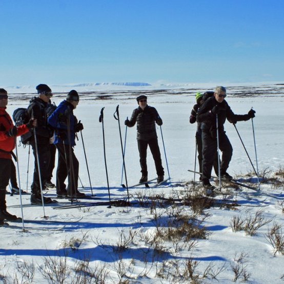 Norðan við Kalmanstjörn. Kambfell suður af Fnjóskadal í baksýn.