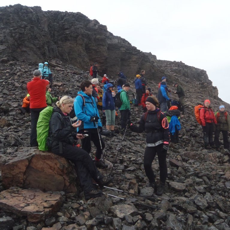 Í skarðinu þar sem gengið er yfir Röðulinn.