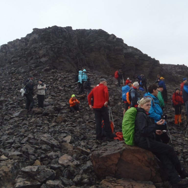 Í skarðinu þar sem gengið er yfir Röðulinn.