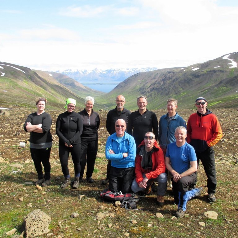 Glaðbeittur hópur við Mosa. Horft út Böggvistaðadal