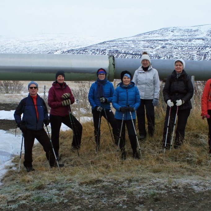 Við hitaveituleiðslu gegnt Ytra-Gili.