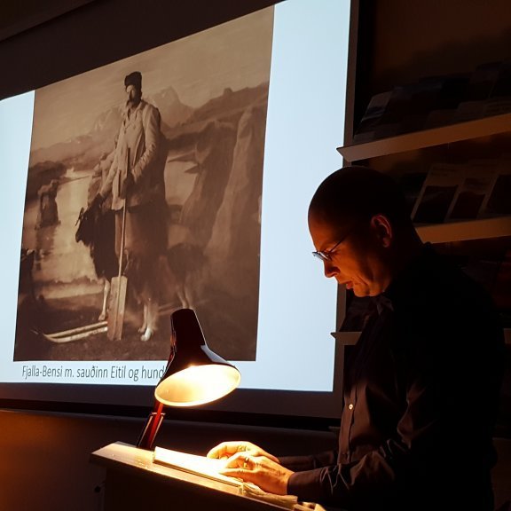 Pétur Halldóssson las upp úr bókinni Aðventa eftir Gunnar Gunnarsson.