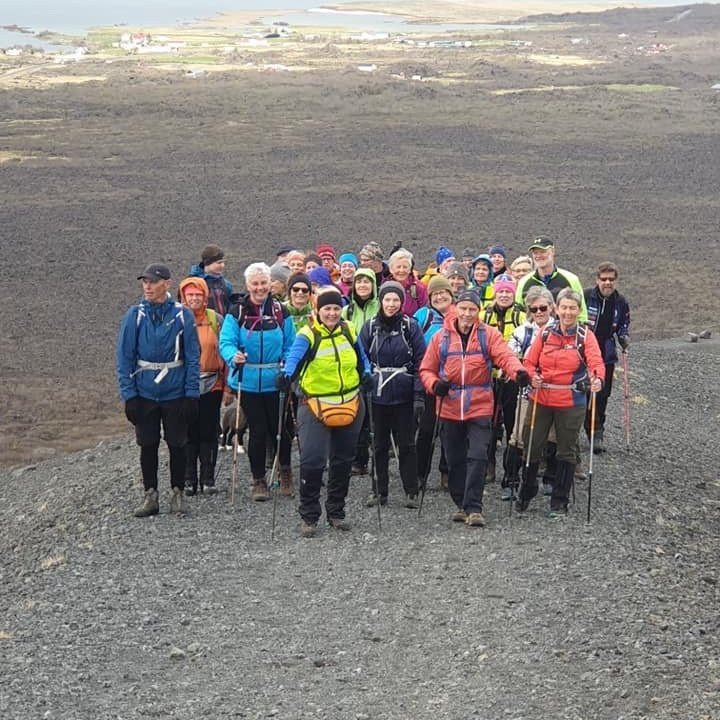 Hópurinn á leið upp á Hverfjall.