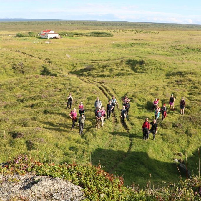 Komið niður að Undirvegg.