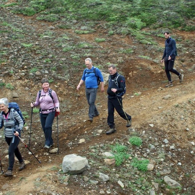 Vegarslóðinn sunnan megin á Gönguskarði nær etv. 2 km austur á skarðið.