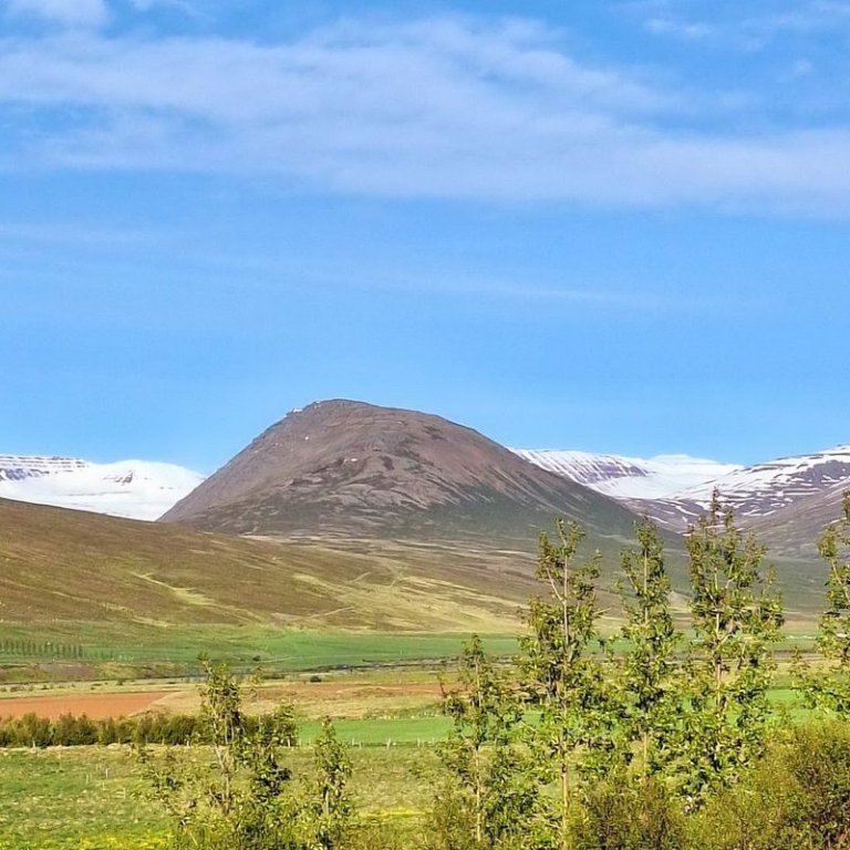 Að kvöldi göngudags. Elliði lætur ekki mikið yfir sér en er frábært útsýnisfjall.