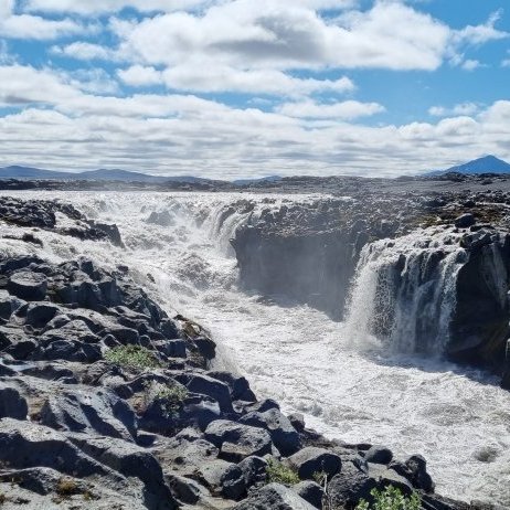 Fossinn Gljúfrasmiður í Jökulsá á Fjöllum, skammt sunnan Kreppulinda.