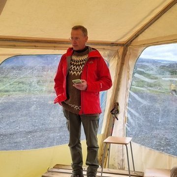 Hjalti Jóhannesson fyrrverandi fiormaður Þorsteinsskálanefndar sagði sögu skálans