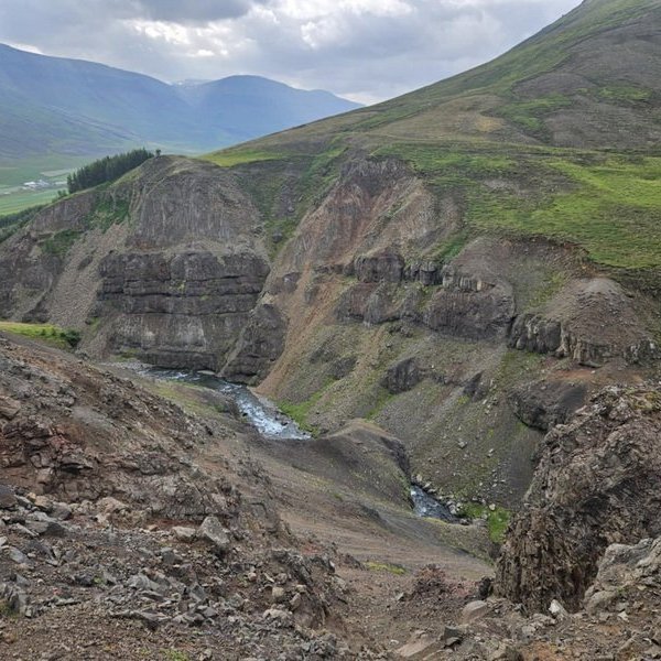 0b2ff1a7-1231-4467-beb0-dbb1de8bce44_resize