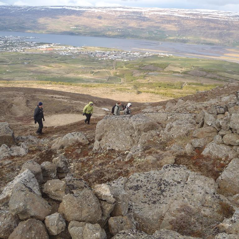Genginn var 1,7 km hringur ofan Fálkafells