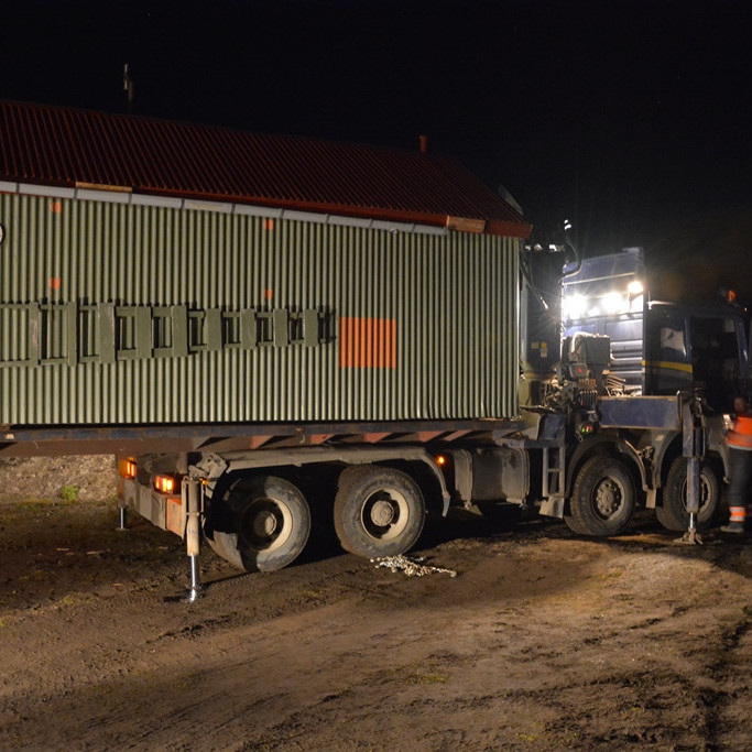 Gamla Bræðrafell (1977) komið á pall og klárt til flutnings