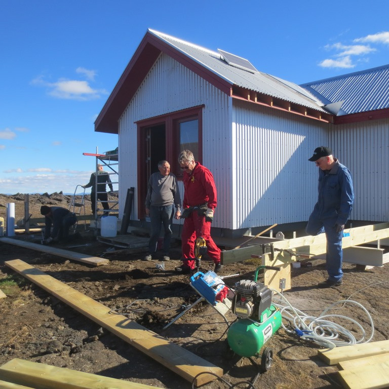 Pallasmíði að komast í gang