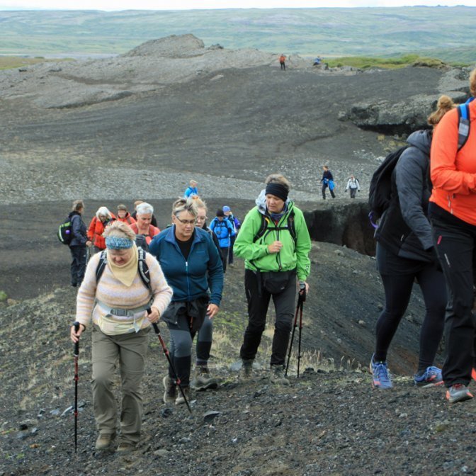 Gönguhópur FFA á leið norður gljúfurbarm Jökulsár.