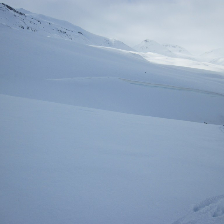 Snjóhengja við Lambá