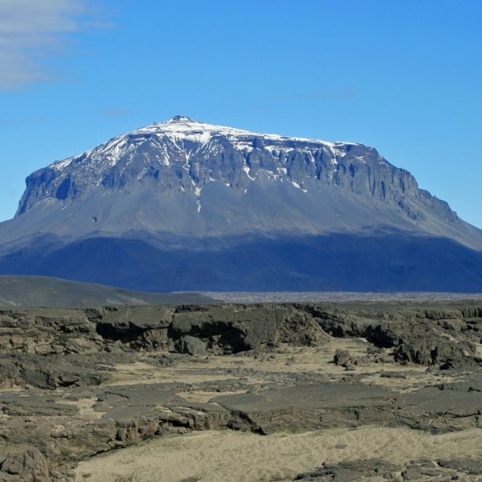 Drottning íslenskra fjalla, Herðubreið, séð af Brúaröræfum