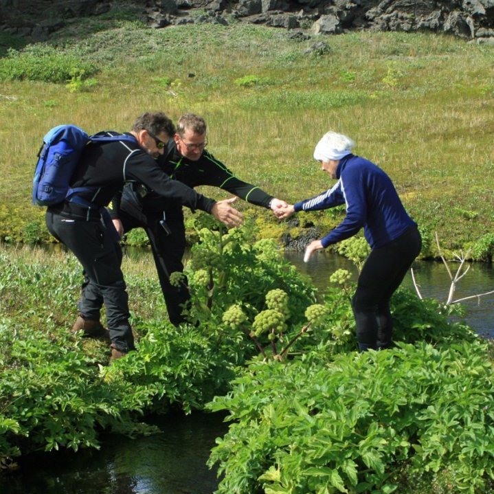 Stundum þarf að rétta fólki hjálparhönd!