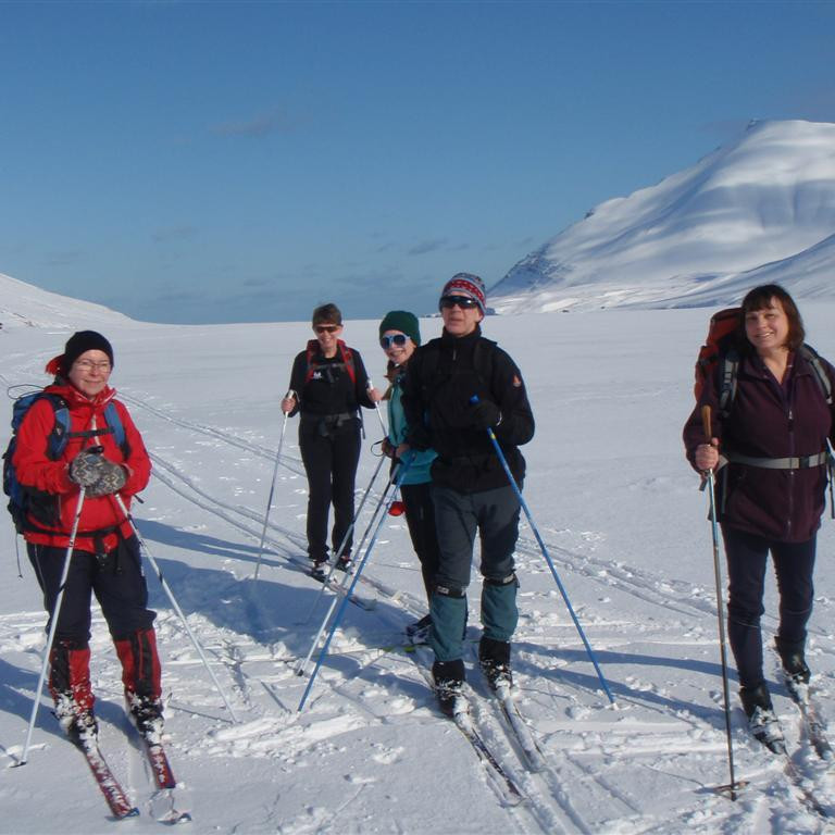 Í sól og blíðu, Víkurbyrða í baksýn