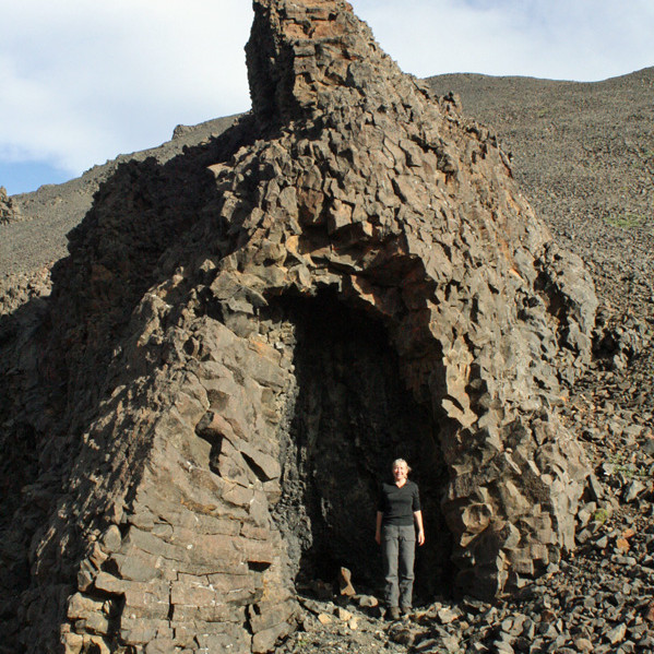 Kirkjan við suðurrætur Herðubreiðar.