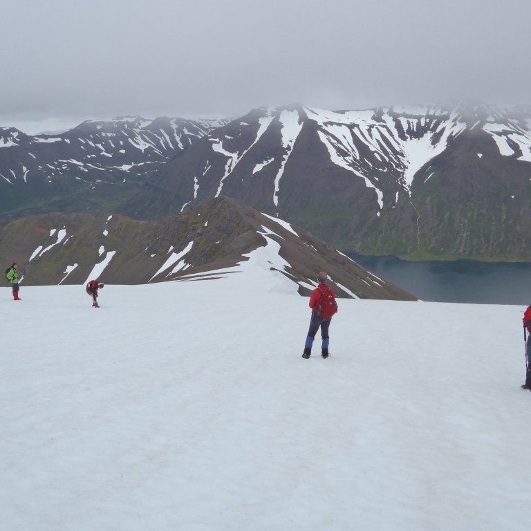 Kominn af hátindinum allt orðð bjart. Vááá!