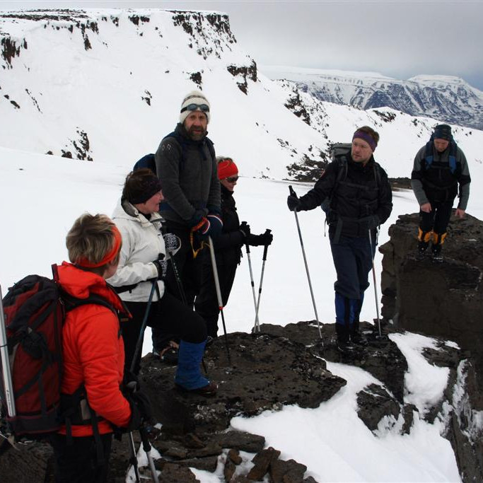 Staldrað við og horft yfir bæinn