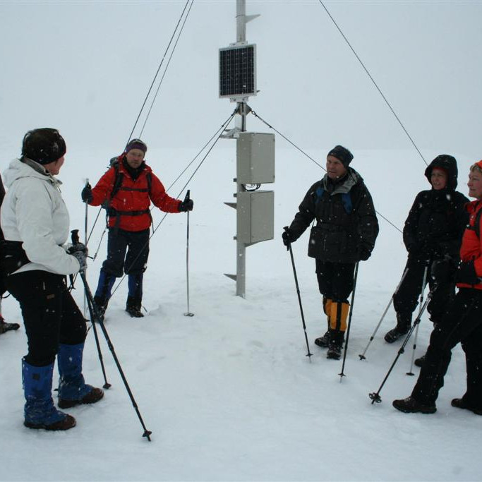 Veðurstöðin skoðuð