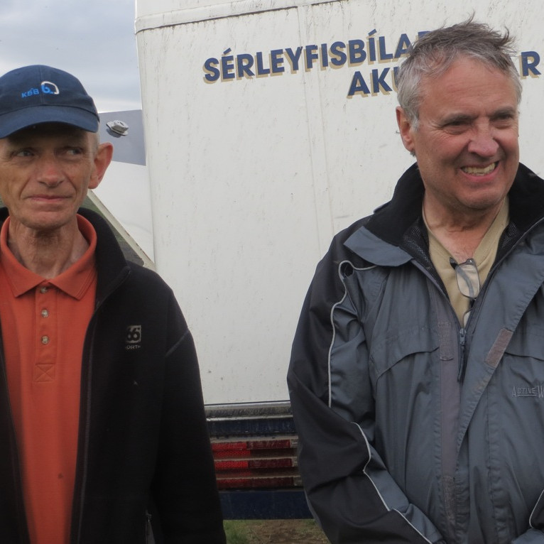 Fararstjórarnir Grétar og Hjalti við göngulok á Þorljótsstöðum