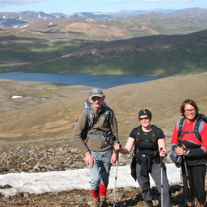 Á leið á Vestra-Sandfell: Grétar, Þórunn og Ásta