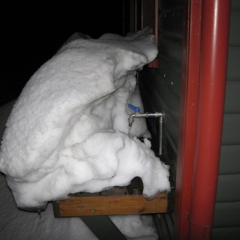 Vatnið er enn á húsum þrát fyrir áhlaupið