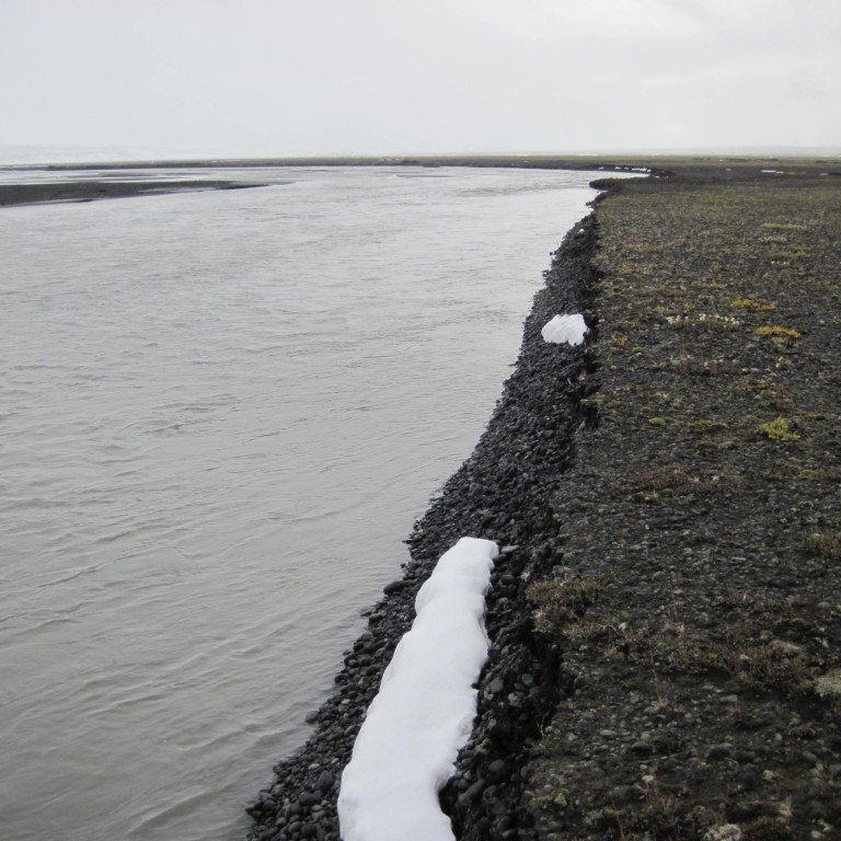 Jökulssá nálgast vaðið á Lindá óðfluga