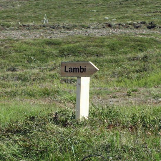 Nýtt skilti neðan við réttina innan Heimari-Hlífár.