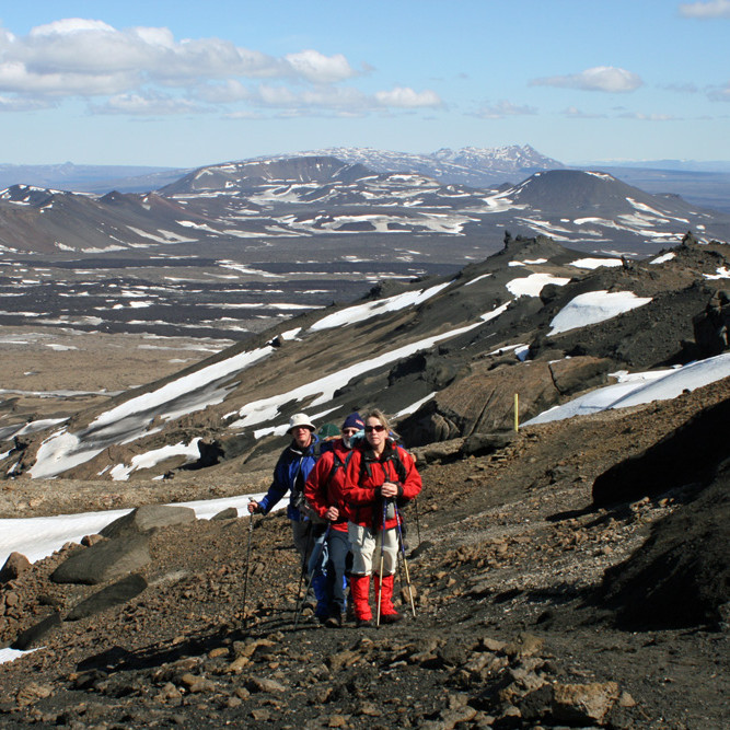 Á leið suðvestur hrygg, vestur frá Drekagili, á leið í Öskju.